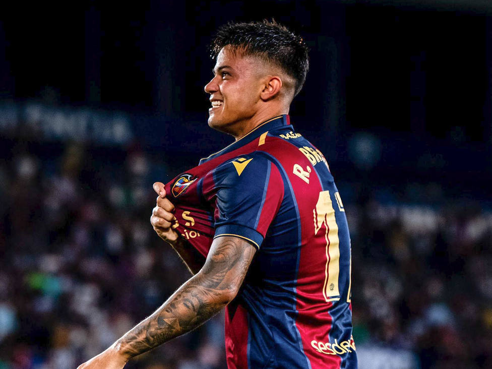 ¿Y si el primer gol de Brugui va a ser en Mestalla para ganar el derbi?