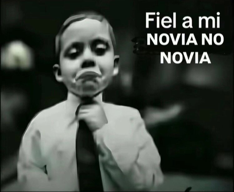 thetopguy2017's tweet image. cuando pasa un grupo de minas y no miro a ninguna