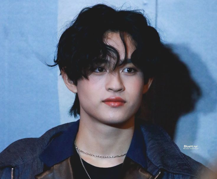 bambicodey_'s tweet image. I will never ever get over this look of him 🙆‍♀️ #barcodetin