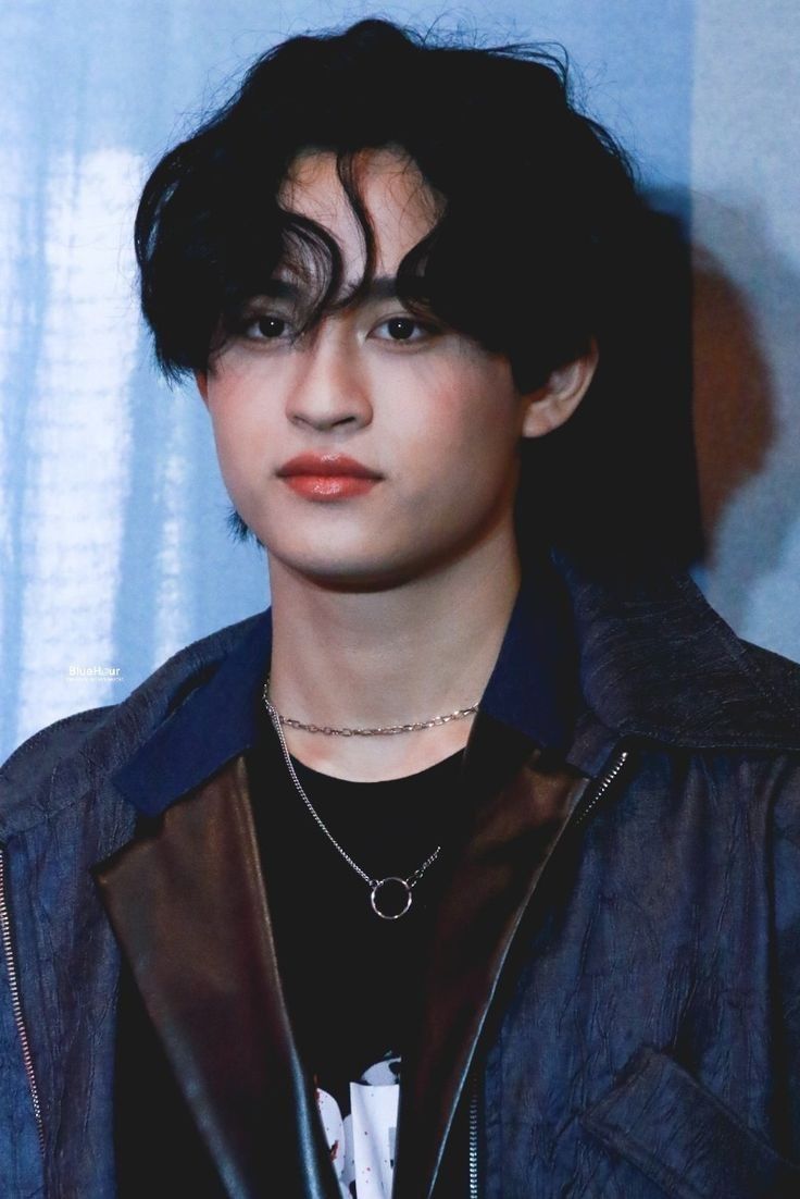 bambicodey_'s tweet image. I will never ever get over this look of him 🙆‍♀️ #barcodetin