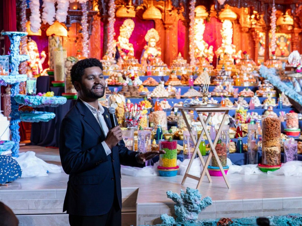 BAPS_PubAffairs's tweet photo. We were delighted to celebrate Diwali with @RepMaxwellFrost (FL-10) at the @BAPS Mandir in Orlando. The Festival of Lights reminds us of the power of faith, service, and community coming together. https://t.co/9C4oNN4Rhn