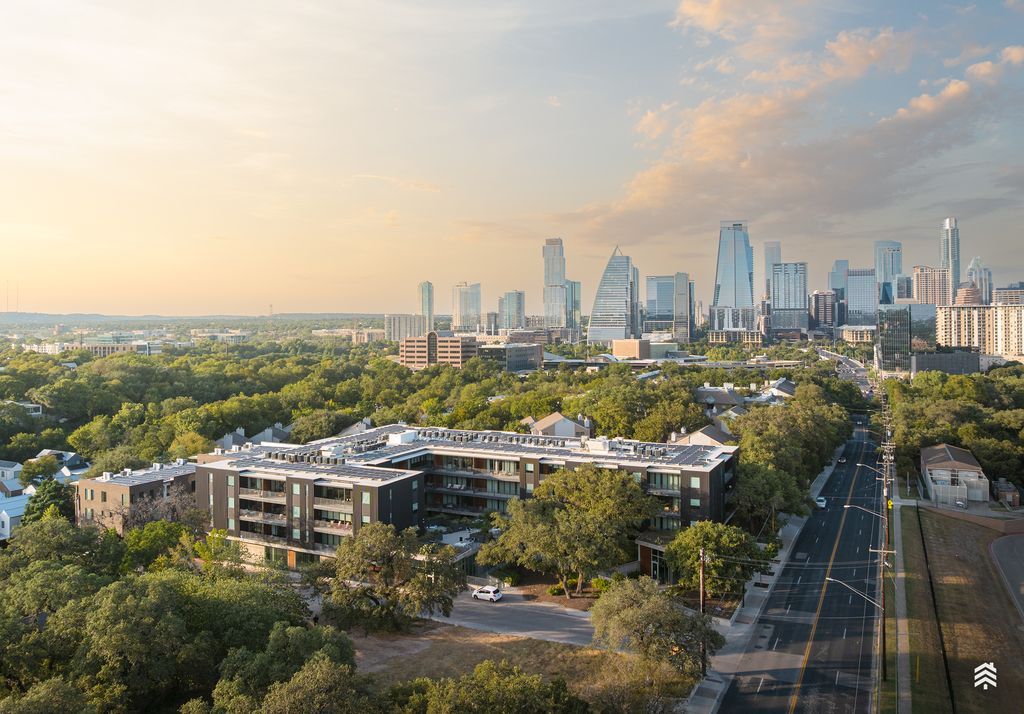 Austin’s best infill projects don’t fight their surroundings, they blend into them.

Frank does this through scale: smaller buildings creating courtyards, light, and privacy within density. 

900 S 1st, Austin, TX. Designed by members of the Cedar team while at Storybuilt, with a