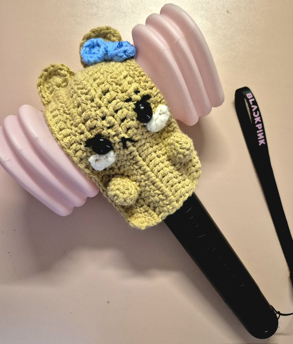 daegucciTH's tweet photo. BLACKPINK LIGHTSTICK 'HAMMERBONG' COVER CROCHET 🩷🩷🩷

BLINKS!!! Perfect this coming November for BLACKPINK Concert.

🤍 150 php only 
🤍 Made as you order 
🤍 1 week process 
(all members are available)

Loc: Manila
Mod: J&amp;t or same day delivery

PM ✨️ https://t.co/Fp2js3UVhL