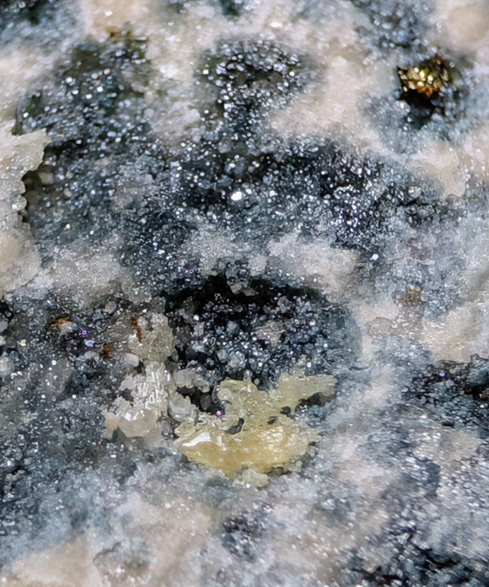 青色天然石 不規則な形状 Amazon.co.jp: 【石流通センター】【置き石】勾玉 S ブルー