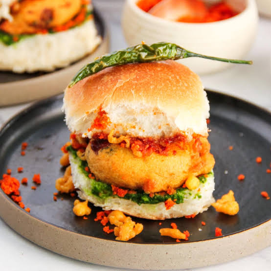 debuggingLifee's tweet image. If Mumbai people stop eating this.... ..... ......