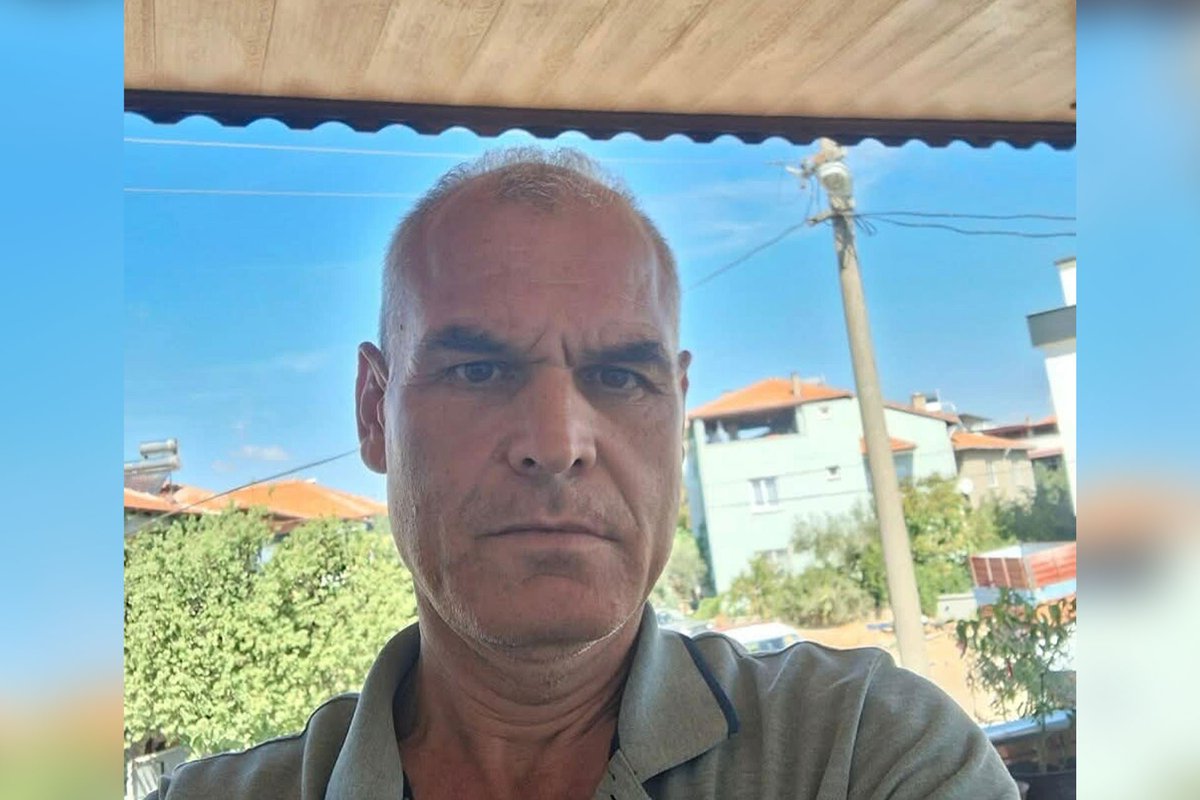 HER GÜN ONLARCA MADENCİ ARKADAŞIMIZI ARAMIZDAN ALIYORLAR!

Muğla Yatağan'da mermer ocağında çalışan Yılmaz Topal mermer kesme makinasına sıkışarak hayatını kaybetti... Yılmaz, 54 yaşında evli, 2 çocuk babasıydı. Başta ailesi olmak üzere tüm madencilerin başı sağ olsun. 

Madenci