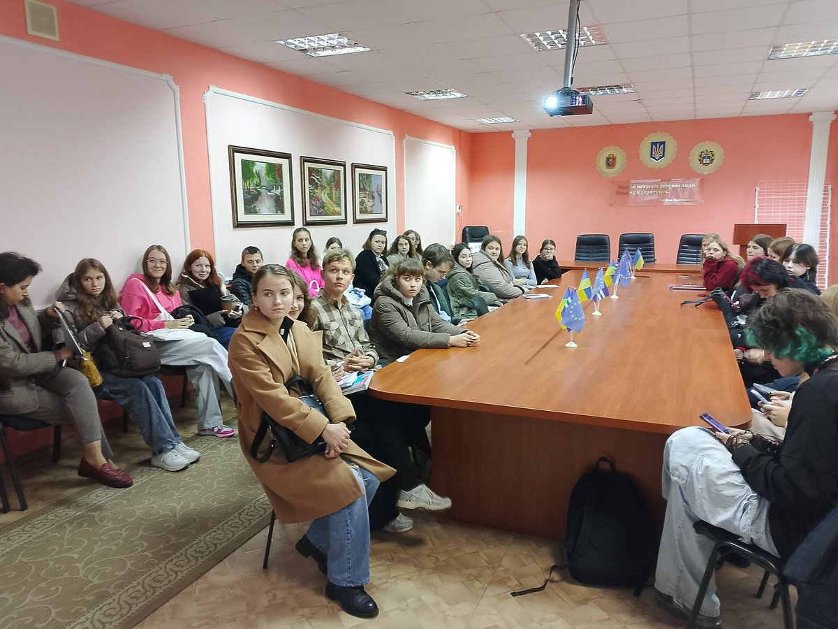 We marked Erasmus Days 2025 with Khmelnytskyi Humanitarian-Pedagogical Academy (13–17 Oct). Week highlights: Kahoot quiz on Europe &amp; Erasmus+, photo exhibition of past projects, and an info session on exchanges, study &amp; traineeships abroad. #ErasmusDays #ErasmusPlus