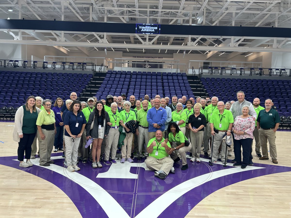 Happy Purple Friday! Big Weekend ahead for ⁦<a href="/FurmanPaladins/">Furman Paladins</a>⁩ with 5 home games in 2 days during Furman Homecoming Weekend! We could not do this without great staff and support from ⁦<a href="/epievents/">EPI Events</a>⁩! Truly grateful for everything they do for our Paladins!!!