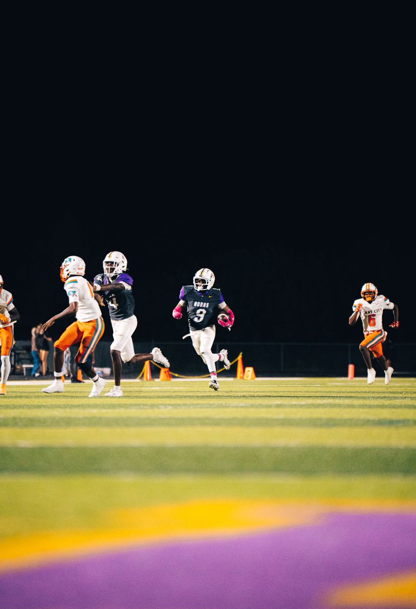 Bryce Herald (@bryceherald) on Twitter photo Gameday!!! Let’s work 9️⃣!!!💪🏾💯<a href="/LennardFootball/">Lennard Football</a> Gameday!!! Let’s work 9️⃣!!!💪🏾💯<a href="/LennardFootball/">Lennard Football</a>