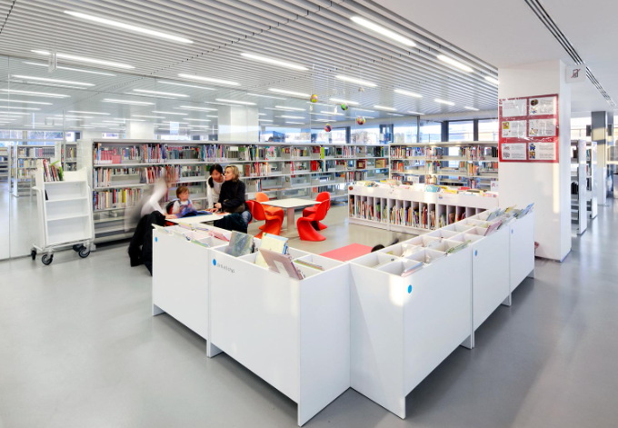 Patricia Díaz 📚 (@patricia_diazv) on Twitter photo Me acabo de enterar de que hoy es el día de las bibliotecas. 📚📖📘🖋️
Así que felicidades a todos, bibliotecarios, lectores y amantes de los libros en general. 😊💙
Os dejo una foto de mi "biblio" de confianza. 😉 Me acabo de enterar de que hoy es el día de las bibliotecas. 📚📖📘🖋️
Así que felicidades a todos, bibliotecarios, lectores y amantes de los libros en general. 😊💙
Os dejo una foto de mi "biblio" de confianza. 😉