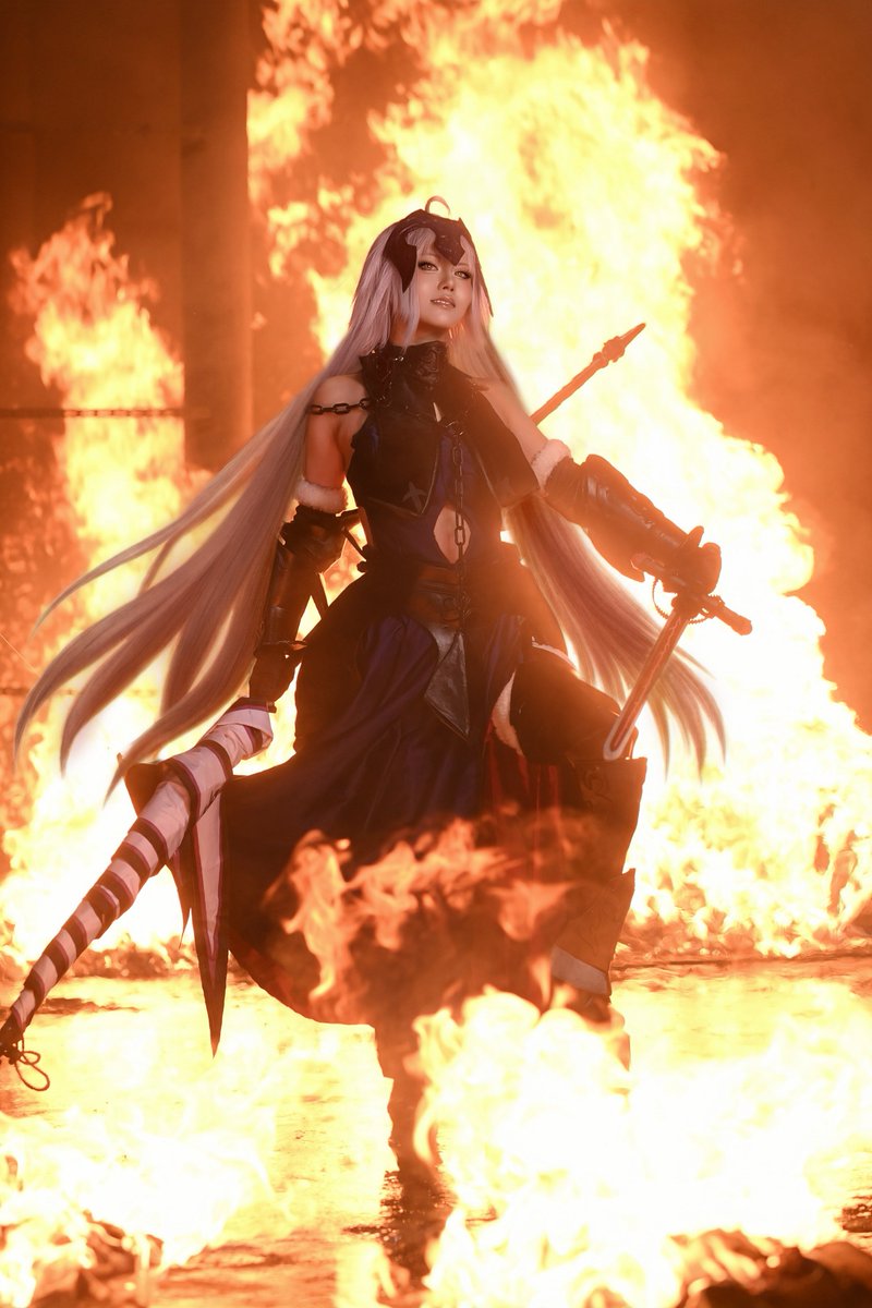 9_E_D_'s tweet image. ╭────── · · ♰ · · ──────╮

　　　　 「 ざまぁないわ 」

╰────── · · ♰ · · ──────╯
　　 [ cosplay ] fate/grand order
　　 ジャンヌ・ダルク・オルタ
　　 photo - @MaaStudioGray