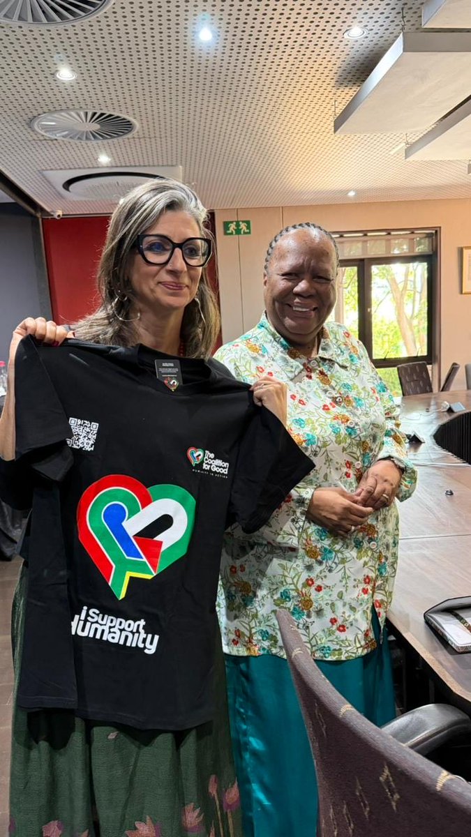 <a href="/FranceskAlbs/">Francesca Albanese, UN Special Rapporteur oPt</a> 

Francesca Albanese has landed in South Africa and every event in Cape Town is sold out! The response has been overwhelming. South Africans are showing up for justice, humanity, and freedom for all. 

Francesca meets our local heroes

✊🏽
