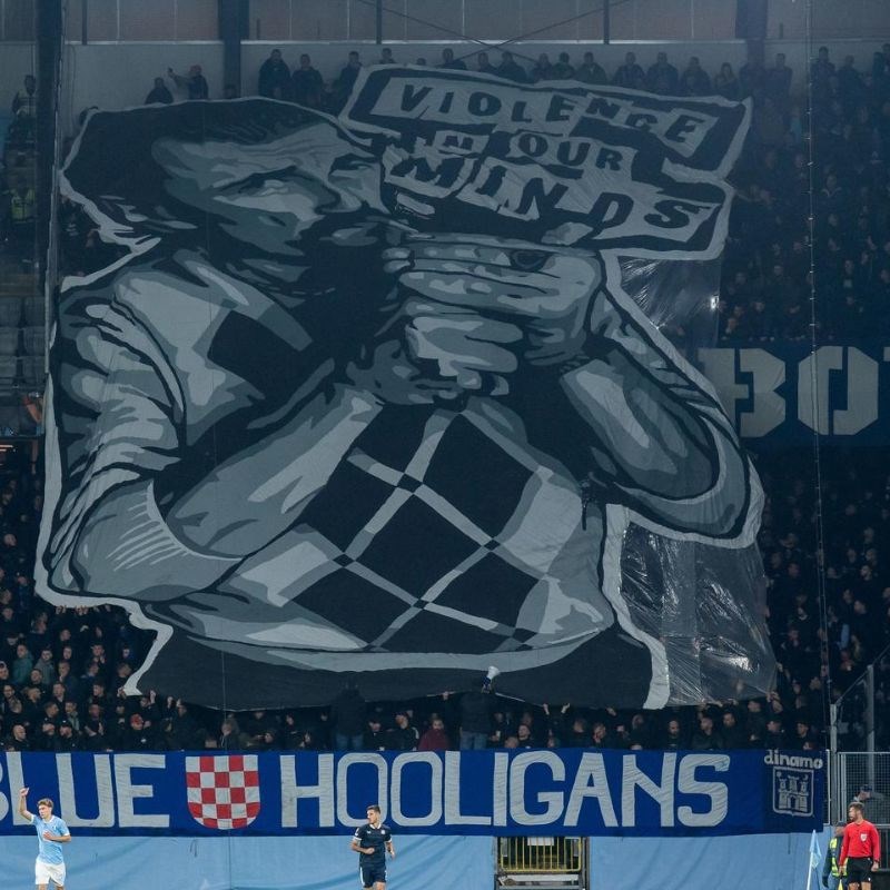 ultras1899_'s tweet photo. Malmo – Dinamo Zagreb #awayfans #BadBlueBoys Chorégraphie intégrant la chanson "Violence in our minds" (1982) du groupe Oi ! The Last Resort et Francis "Franco" Begbie, personnage du film culte britannique Trainspotting (1996) #NKDinamo #BBB #BadBlueBoysa Europa League (23.10.25) https://t.co/0l1Jw0jgKx