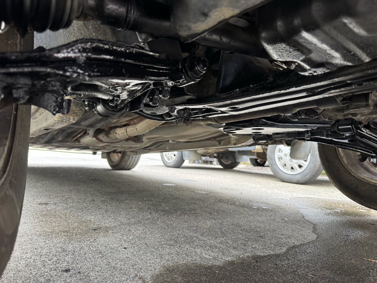 ブルーバードにシャーシブラック塗ってます
＃U11ブルーバード
＃日産きゅうしや