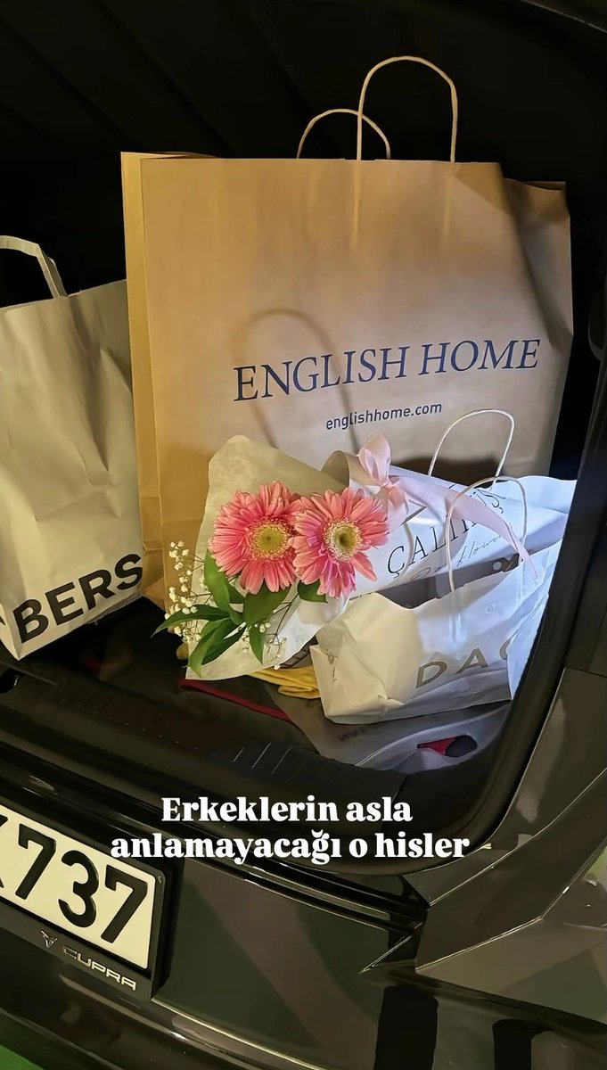 İzem (@bi_salsana) on Twitter photo 