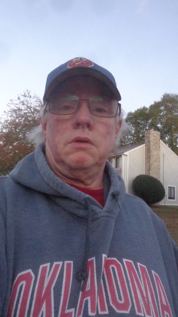 My feed is heavily populated by girls doing breast shots asking for followers, claiming either MAGA or Christ.  IO guess no matter how worthy you are, you hyave to show skin to get a follow.  So...