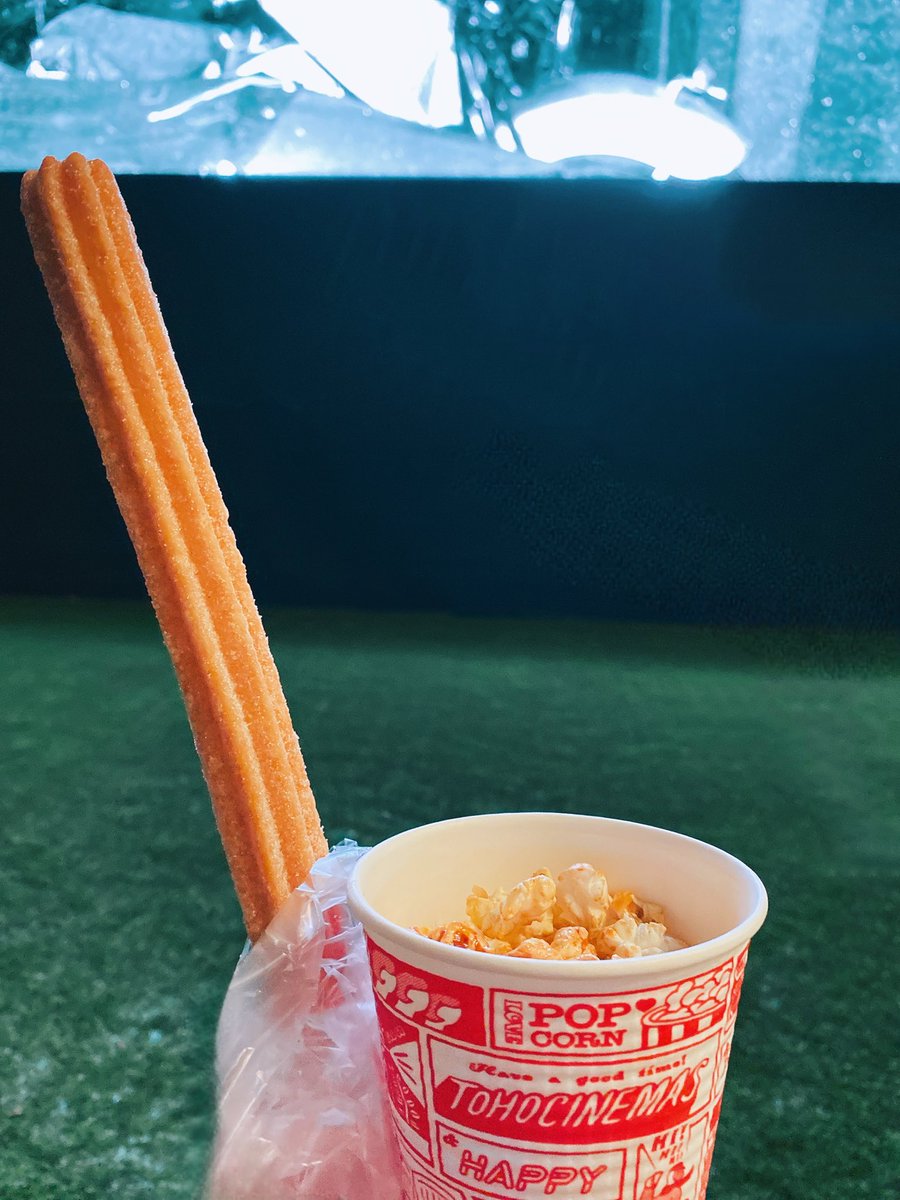 aimaidayandday's tweet image. 伊藤さとりさん×山下敦弘監督の貴重なトークセッション、屋外の大スクリーンで鑑賞する「カラオケ行こ！」、リクライニングシート、TOHOシネマズのポップコーン、すべて無料の太っ腹なフェスでした…感謝の気持ちで今後もたくさんの劇場に通います〜！
#日比谷シネマフェスティバル
#映画カラオケ行こ