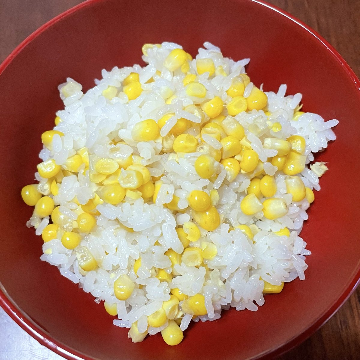 Chozo_Nakagawa's tweet image. 【実りの秋　新米ご飯の喜び】
有機無農薬の5分づき玄米と、もぎたてスイートコーンでご飯を炊いた。
新米のもっちりツヤツヤ感、とうもろこしのシャキシャキ感、それぞれの香りや優しい甘みに実りの秋を楽しんだ。
#食と健康
#有機無農薬自然栽培米
#地球宇宙神々との繋がり
＃全てに感謝して生きる