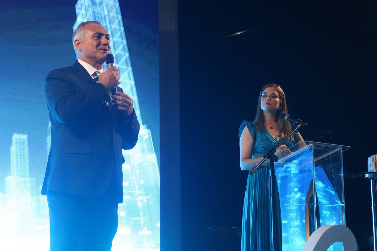 CNTinforma's tweet photo. 🚀 ¡Guayaquil ya siente la velocidad del futuro!
En el lanzamiento del #5G en #Guayas, los asistentes vivieron la potencia de la conectividad de @CNT_EC, con velocidades superiores a 1 gigabit.
Cada experiencia interactiva fue el inicio de una nueva era digital. 💙
#PrimerosCon5G https://t.co/PNXsFdClR7