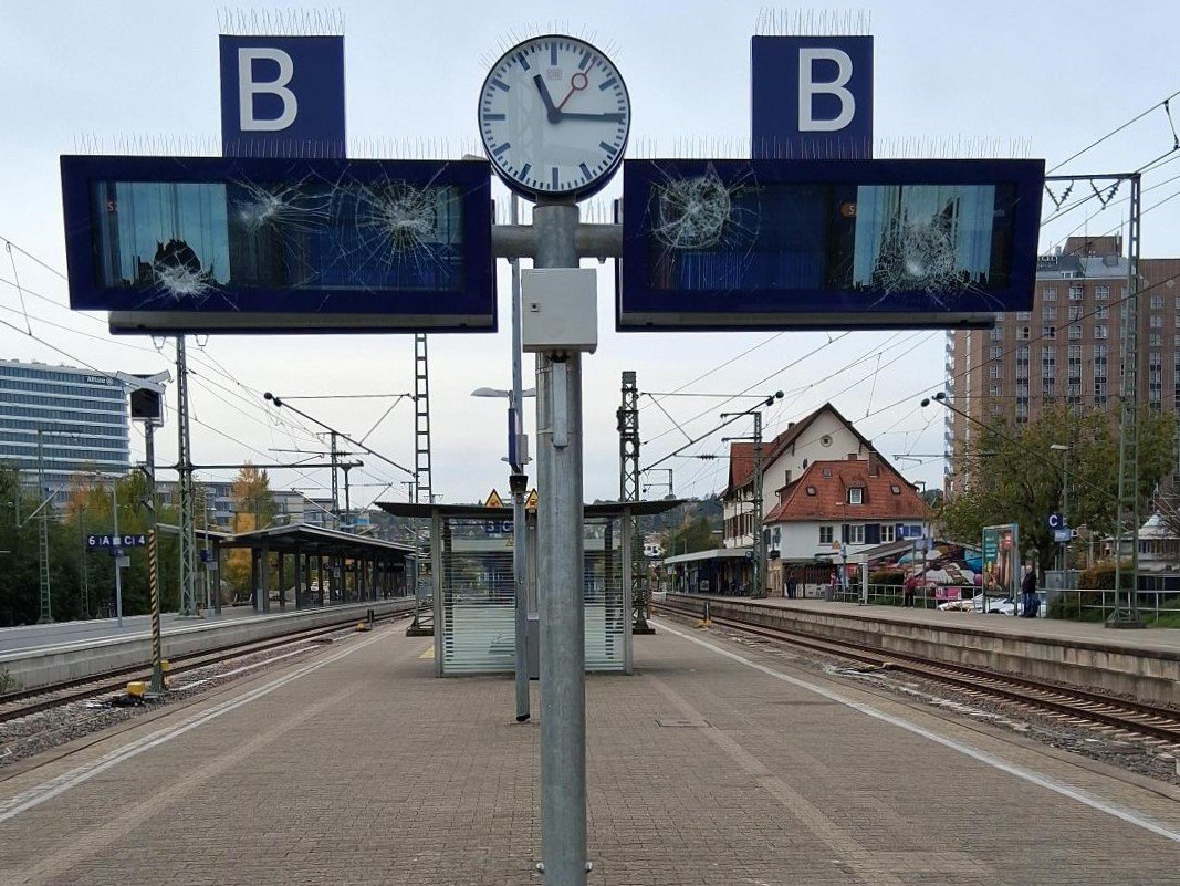 S-Bahn Stuttgart tweet media