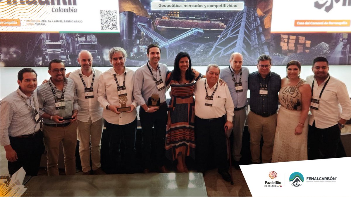 🏆 ¡Seguimos haciendo historia!
En la #CumbreDelCarbón2025 fuimos reconocidos en #HechosAlCarbón como expertos en Desarrollo Social por el Tren de la Vida y la Esperanza 🚂
Desde Boyacá impulsamos turismo, economía y reactivación férrea para Colombia. 
#PazdelRíoEsColombia🇨🇴
