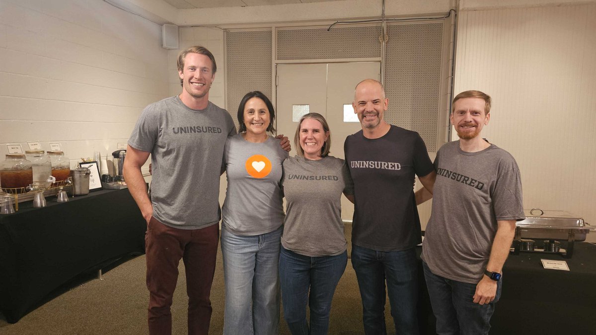 JoinCrowdHealth's tweet image. We had a great time hanging out, enjoying downtown Austin views,  and eating some BBQ from @TerryBlacks_BBQ  with fellow Crowdies last night! 
Pictured member @SergioAbbud_ 
Grant Jolly (member advisor @grantjolly33 )
Richelle Criswell (IT)
Alexis Kiker (finance, she pays out…