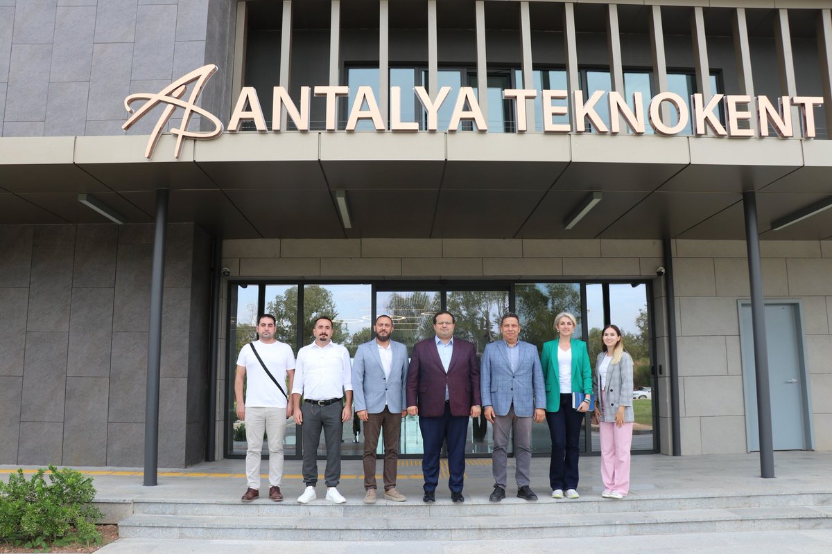 KOSGEB Antalya İl Müdürü Dr. İbrahim Uğur Erkış ve Alanya Tekmer Müdürü Doç. Dr. Murat Aksel ile ekibini Teknokentimizde ağırladık.

Genel Müdürümüz Dr. <a href="/ibrahim___yavuz/">Dr. ibrahim YAVUZ</a>, Antalya Teknokent’te yürütülen projeler, farklı sektörlerdeki firmalarımızın başarıları ve girişimcilik