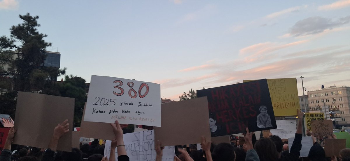 Sıra arkadaşımız için Cumhuriyet Meydanı'nda basın açıklamasında buluştuk.

Güvenli Kampüs, Etkin CİTÖB!