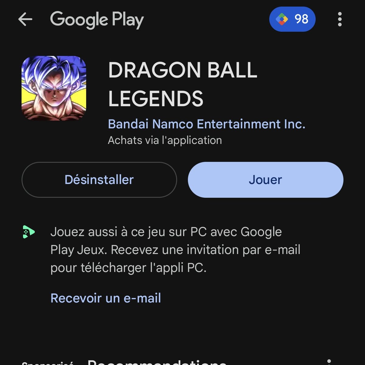 Va savoir pourquoi ils ont un fond jaune dégueu

J'ai l'impression de voir surtout un mauvais détourage qu'autre chose aha
