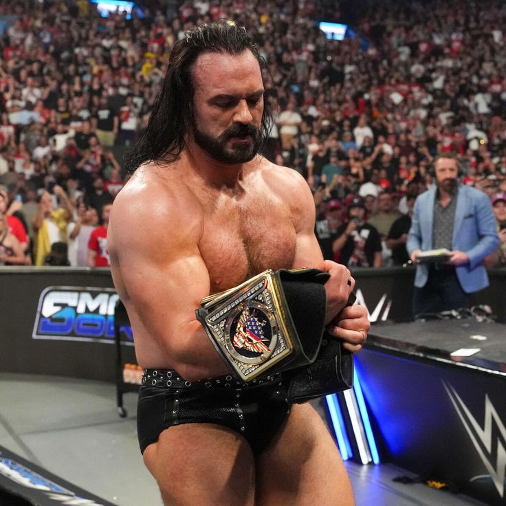 cape_wrestles's tweet photo. We’re clutching SNME. Pull the trigger @TripleH ⚡ https://t.co/HYbfFqVcys