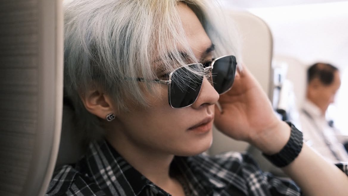 skzpopbase's tweet photo. Happy birthday to Stray Kids’ #LeeKnow!🐱

The dancer, singer, songwriter and performer has made a name for himself globally as one of the most talented figures in K-Pop thanks to his multiple skills such as his fluid and energetic dance style, soft but strong vocals with an excellent falsetto and pleasant tone and his captivating performance abilities.

Lee Know has contributed to Stray Kids’ global success through his numerous songwriting credits in songs such as TASTE, Surfin’, CINEMA and also his remarkable solo projects including Youth and Limbo.

His unreachable visual, unique personality and strong work ethic, professionalism and creative spirit earned him a Global Ambassadorship for the italian luxury fashion brand GUCCI.

LEE KNOW BORN TO INSPIRE 
#하이하이_오늘은_리노_생일 
#PoetryInMotionLeeKnow 
#HappyLeeKnowDay