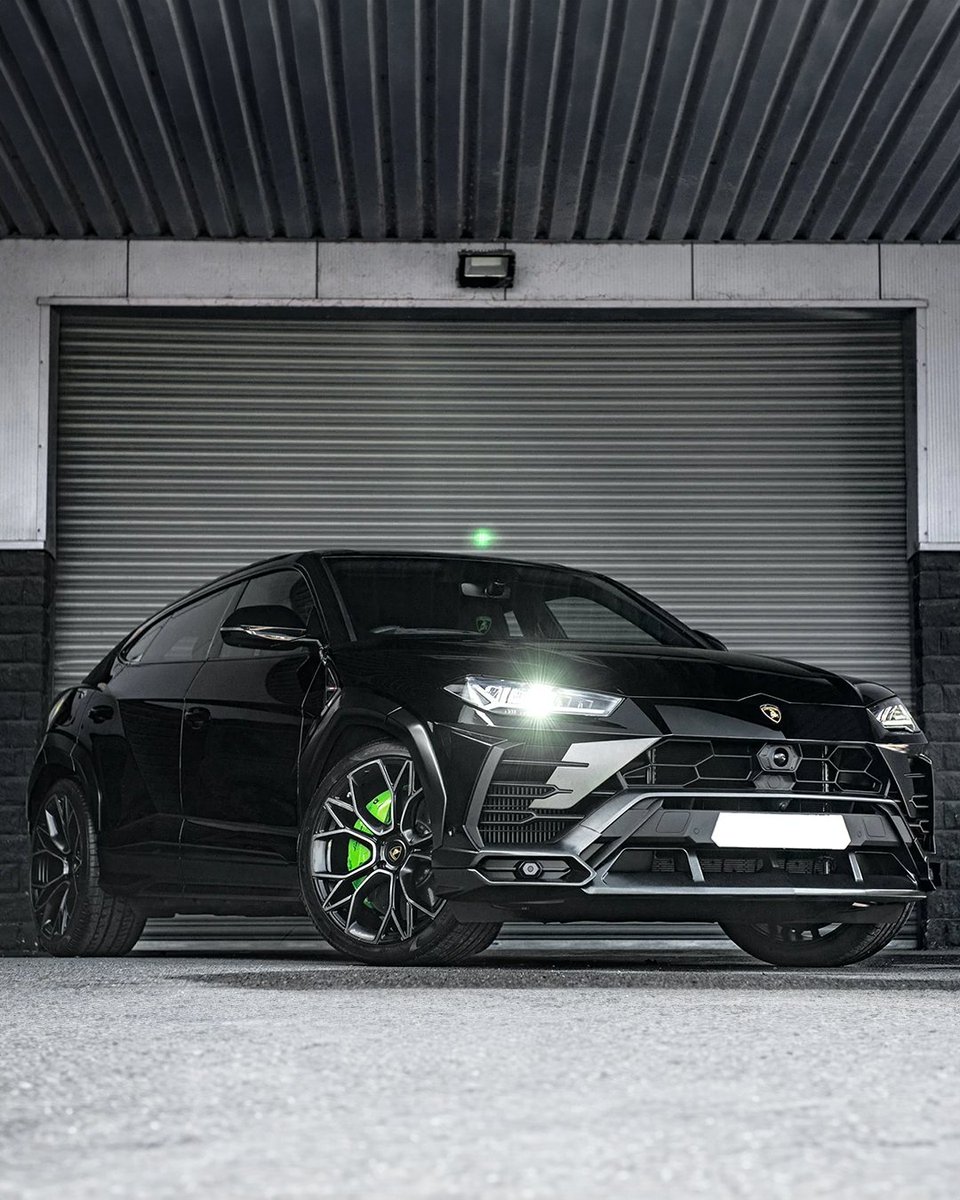 ProjectKahn's tweet image. Lamborghini Urus (2018–Present) Sant&apos;Agata Body Kit
£8,000 INC. VAT

See more: projectkahn.com/collections/ur…

#KahnDesign #LamborghiniUrus #SantAgataBodyKit #LuxurySUV