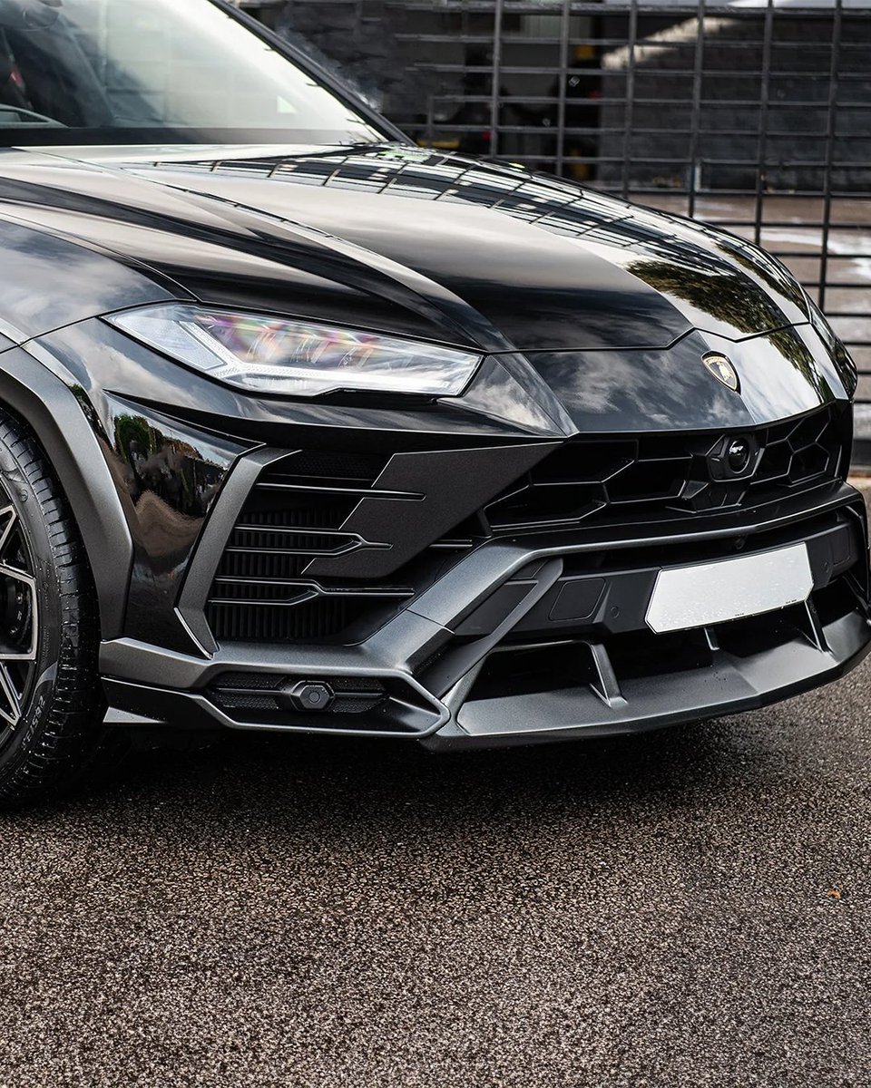ProjectKahn's tweet image. Lamborghini Urus (2018–Present) Sant&apos;Agata Body Kit
£8,000 INC. VAT

See more: projectkahn.com/collections/ur…

#KahnDesign #LamborghiniUrus #SantAgataBodyKit #LuxurySUV
