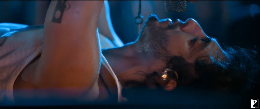 I know Saiyaara is the standard for all modern lovestories post saiyaara and every other actor, debut will be compared to Krish Kapoor aka Ahaan! I get it like it’s the impact even for haters! But can you ever be them??? Probably not!