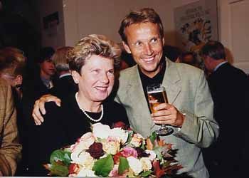 Zum heutigen 80.Geburtstag reihe ich mich in die große Gratulantenschar von Waltraud Klasnic ein. Bei der Feier bei den Elisabethinen in Graz wurde spürbar, welch bleibenden Eindruck Waltraud Klasnic in der Steiermark hinterlassen hast. Es war eine würdevolle Feier mit vielen