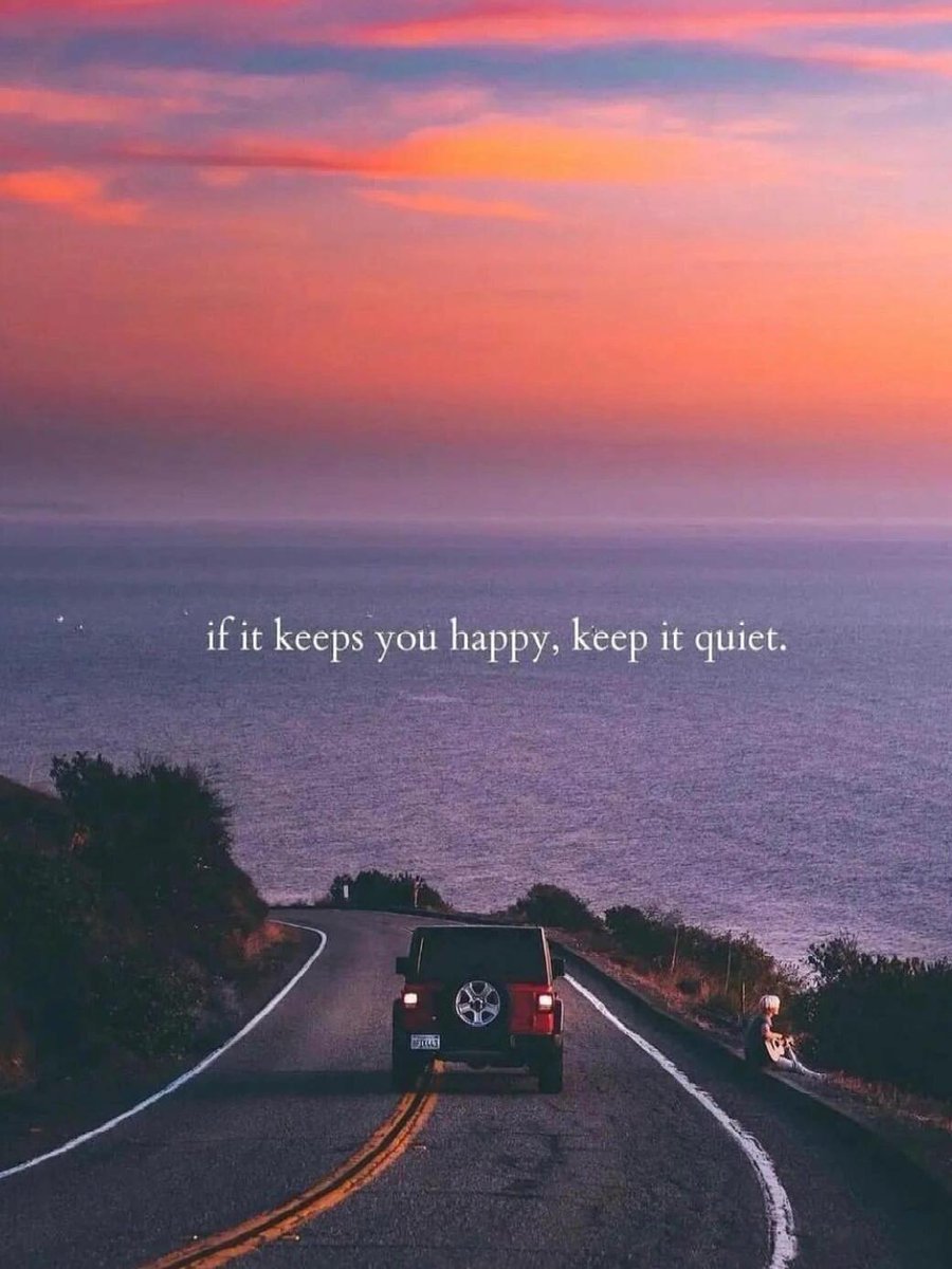 Lavinia1681's tweet photo. There is no dead end in this world, you just need to keep moving forward🌞 https://t.co/wgy2dEJW3b