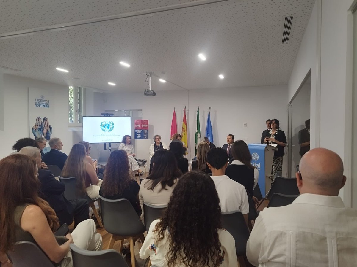 La Casa de las Naciones Unidas en Málaga ha acogido hoy una mesa redonda titulada “Desinformación y Agenda 2030”, en la que profesionales del periodismo y la comunicación han defendido la necesidad de avanzar en la alfabetización mediática #ONU80 #ReTo