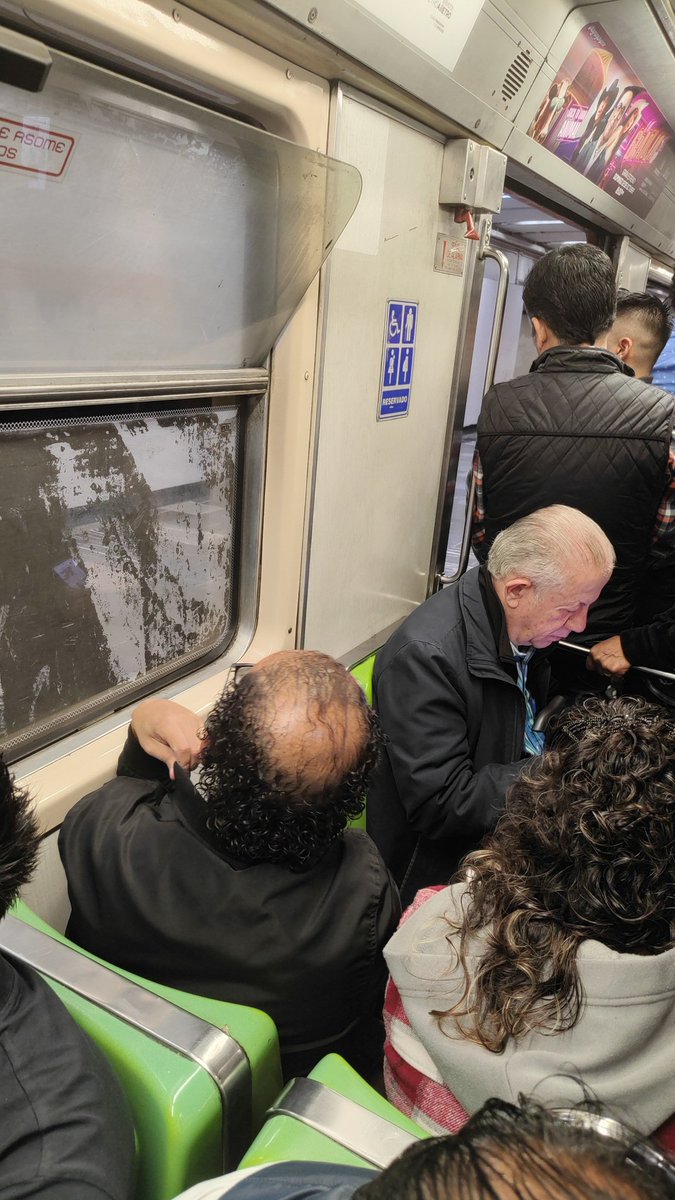 danielee7 tweet media