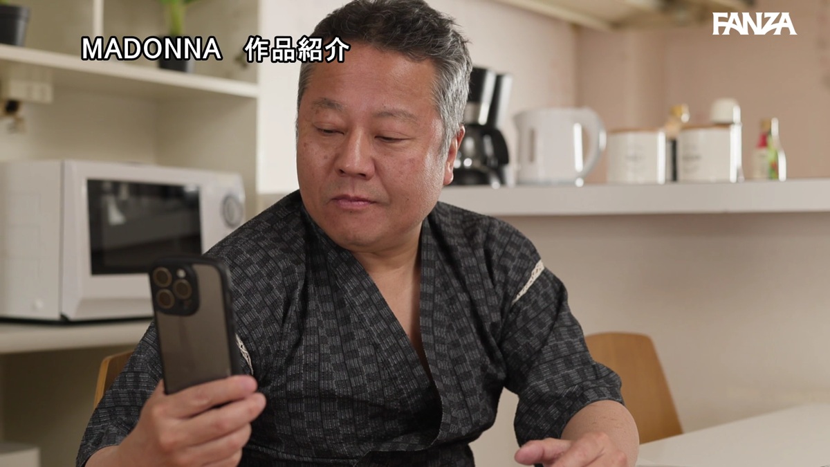動画プレビュー: 【独占】夫が出張中の5日間…大嫌いな義父に屈する拘束スローピストンレ×プ 花守夏歩
太目オヤジの男