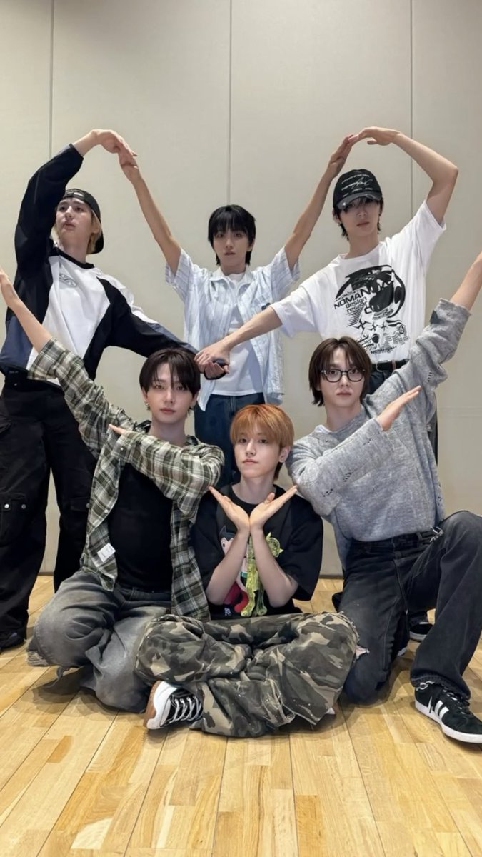 BOYNEXTDOORNEWS's tweet image. 🚨 MAMA AWARDS RESET TIME 🚨
1 RETWEET = 1 VOTE 
1 REPLY = 1 VOTE
Copy these:
I vote for #BOYNEXTDOOR on #2025MAMAVOTE