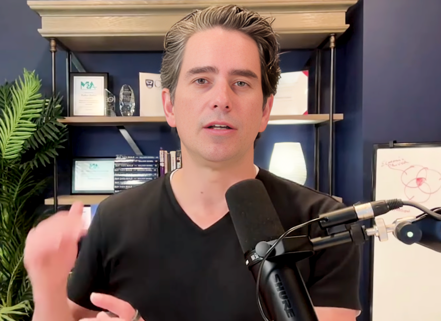 Most investors in private markets make one critical mistake.

They evaluate deals with gut feeling instead of systems.

I've used a 6-element framework for 18 years.

Here's how it works: