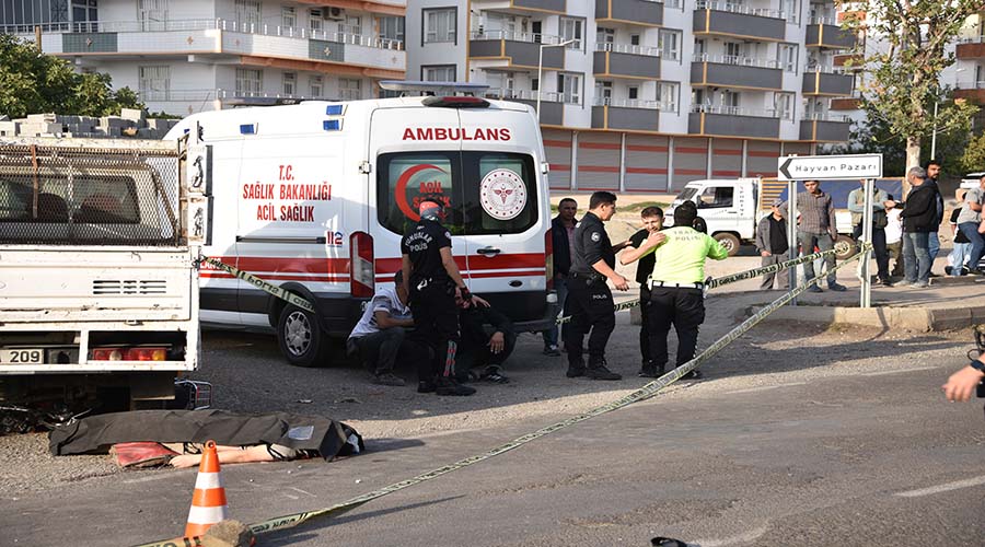 📍 Siverek'te feci kaza!

Motosiklet sürücüsü hayatını kaybetti - sivereksonhaber.com/49634/feci-kaz…

#siverek #şanlıurfa <a href="/UrfaValiligi/">T.C. ŞANLIURFA VALİLİĞİ</a> <a href="/siverekkaymakam/">SİVEREK KAYMAKAMLIĞI</a>