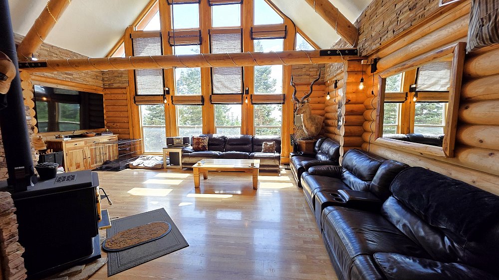 TheNitroGroup's tweet photo. Check out this off grid cabin in Duck Creek Village with everything you need and then some!!
https://t.co/8ZbqB3wNVu https://t.co/mHojyKz2rv