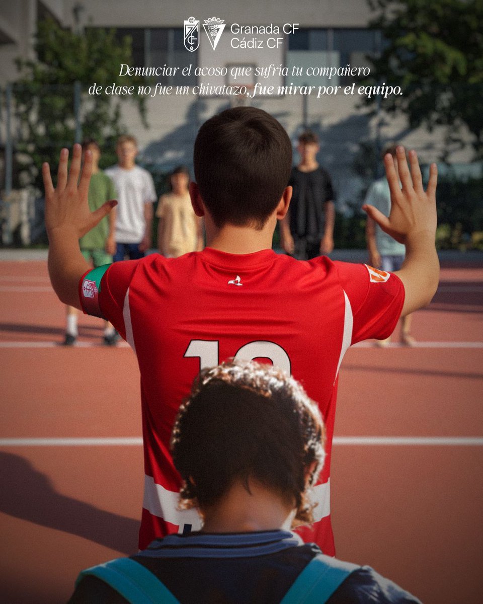💻 𝗖𝗔𝗥𝗧𝗘𝗟 𝗢𝗡𝗟𝗜𝗡𝗘

Mira por el equipo y no te dejes llevar. 
Luchemos contra el acoso escolar.  

#GranadaCádiz