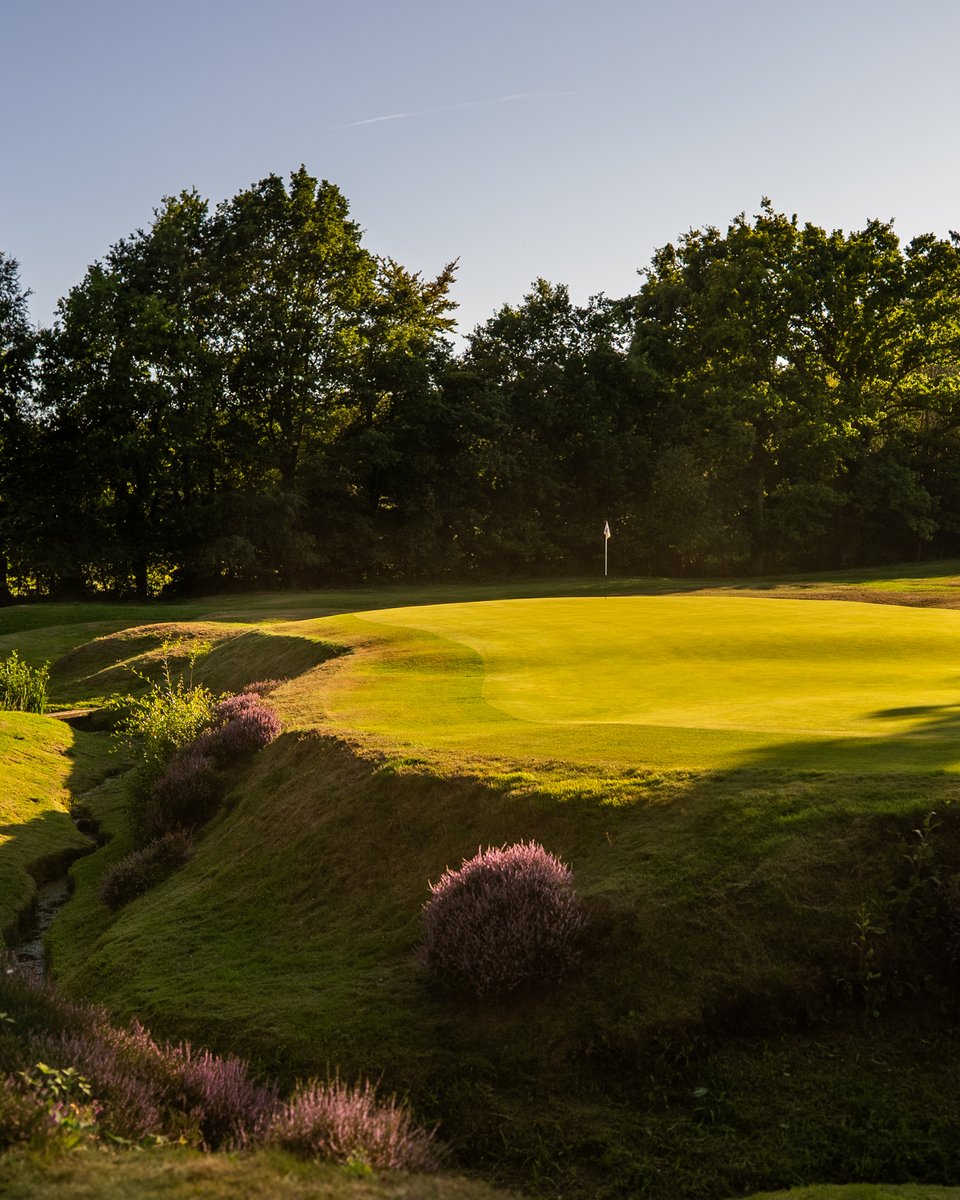 Who needs bunkers when you’ve got hazards like this?