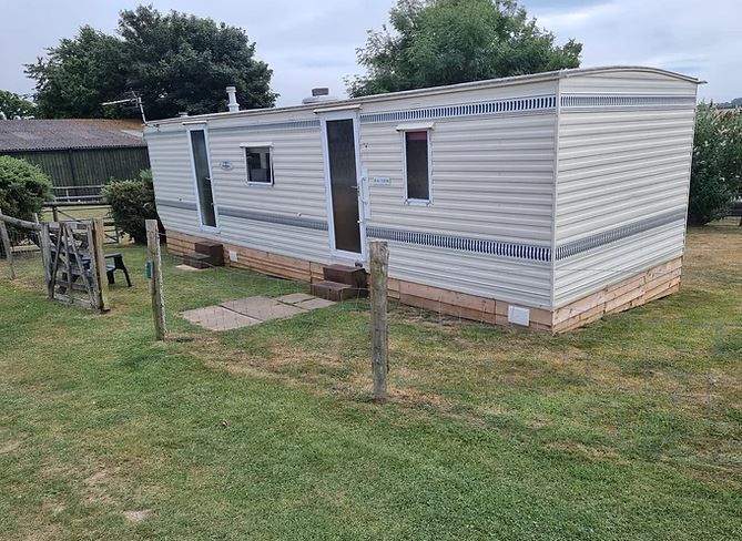 WeAcceptPets's tweet image. ✨ Escape to Coombe View Farm ✨

Located near the charming coastal village of Branscombe, close to Seaton in tranquil Devon, Coombe View Farm offers the perfect countryside retreat. 🌿

Accepts 🐶🐈🐴
weacceptpets.co.uk/Devon/8493

#DevonCamping #Branscombe #Seaton #CountrysideEscape