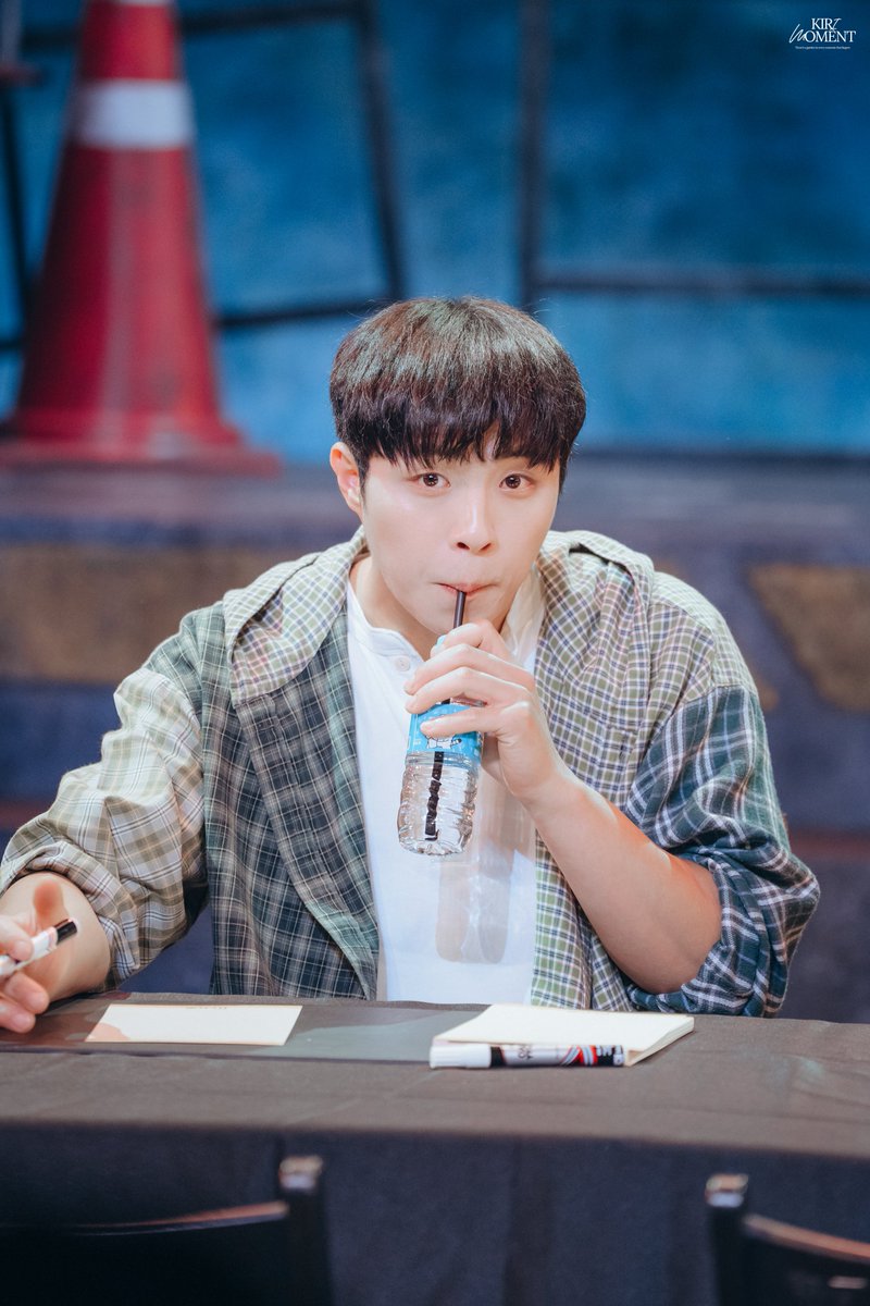 1209Pekaboo's tweet photo. 251022 뮤지컬 #타조소년들
블레이크 役 #박정원

쪼롭 캬🥤 https://t.co/V0eJcuZJvA
