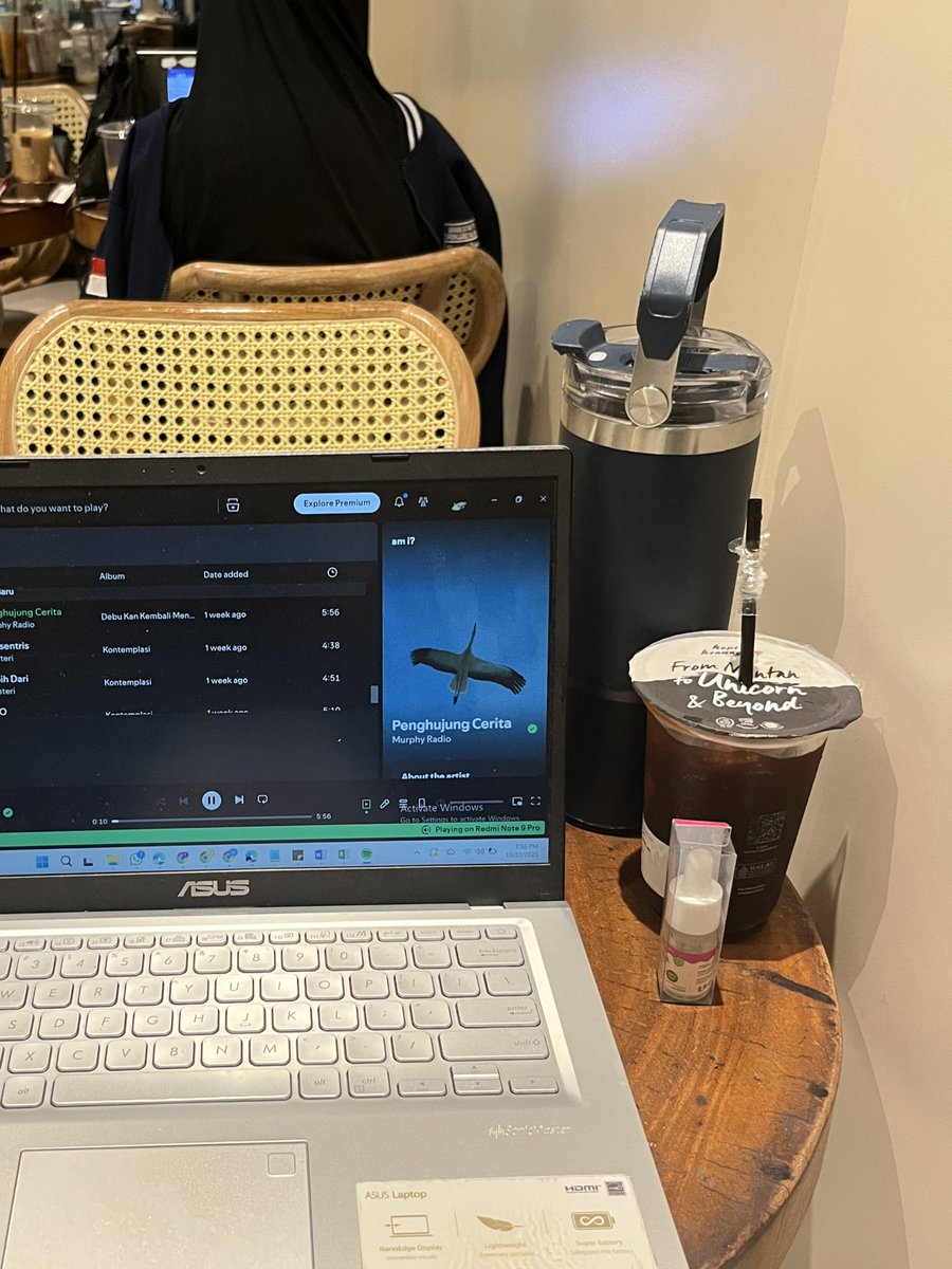 alviapoppy_'s tweet image. earphonekabelholic