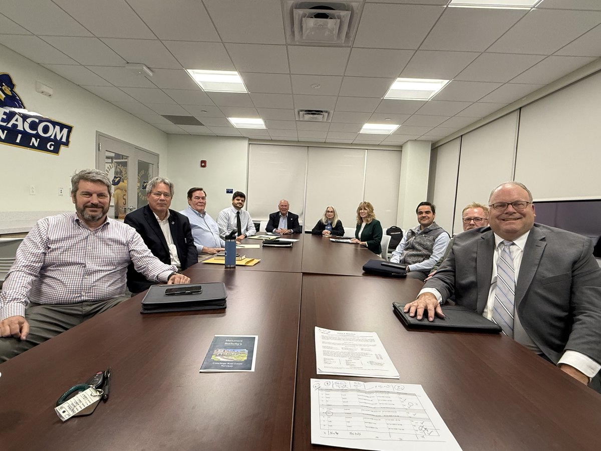 We held our greater Wilmington, Delaware Career Professional Executives Networking Group (CPENG) forum last night, Thursday, 10/24/25 at Goldey-Beacom College in their Athletic Conference Room. 

It was a great mix of senior leaders including those in job/career transition,