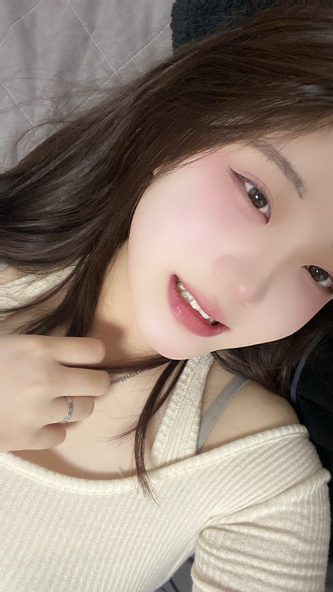 halu_0607's tweet photo. ㄴㅏ 술취햇더 https://t.co/kQvSKJ688o